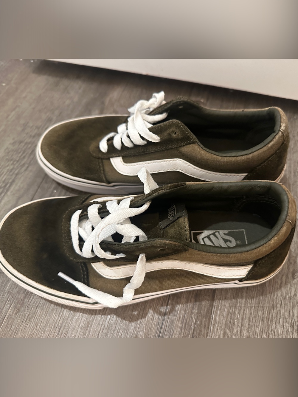 Vans Low-Top Sneakers in Olive Green with White Stripe